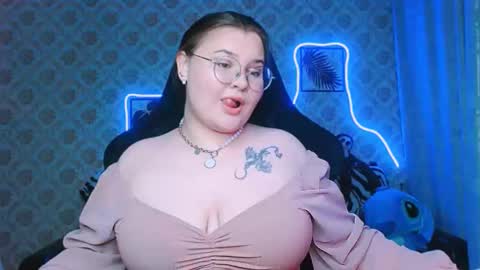 dreamforyoue2 online show from September 15, 8:05 pm