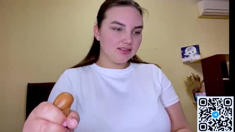 Mila online show from March 18, 3:28 pm