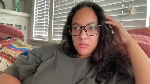 RIRI OR DREAMY online show from September 11, 3:23 pm