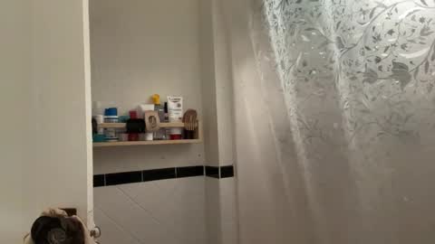 RIRI OR DREAMY online show from March 12, 12:46 am