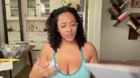 RIRI OR DREAMY online show from March 12, 5:28 pm