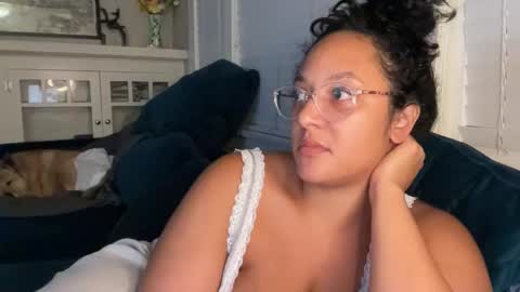 RIRI OR DREAMY online show from December 22, 3:20 am