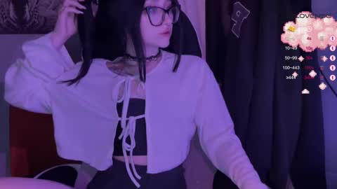 Tara  online show from November 20, 1:34 pm