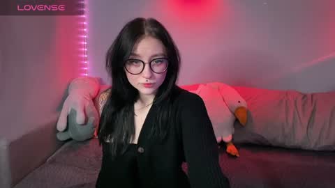 Snapshot of drillhouse_ chatting on December 23, 10:33 pm Tara  online show from December 23, 10:33 pm