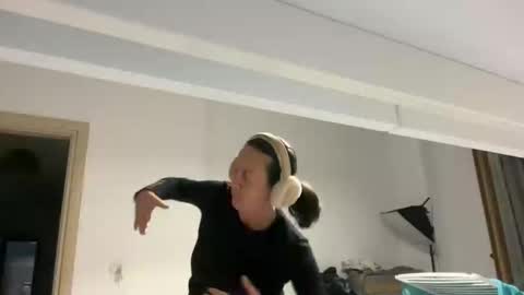 Dr. Resa online show from October 18, 4:32 pm