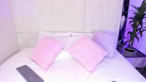 Dulce  online show from January 14, 8:25 pm