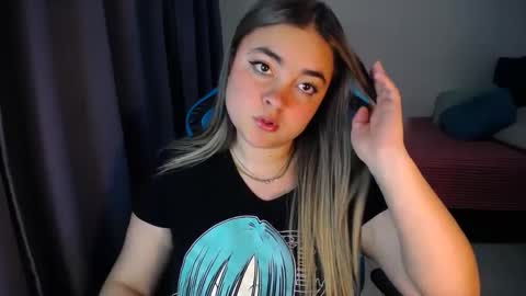 Snapshot of dumont_model chatting on January 11, 3:34 am Nicole   online show from January 11, 3:34 am