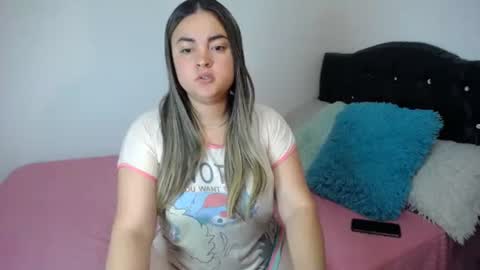 Snapshot of dumont_model chatting on February 24, 7:53 am Nicole   online show from February 24, 7:53 am