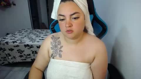 Snapshot of dumont_model chatting on October 12, 7:33 am Nicole   online show from October 12, 7:33 am