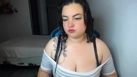 Snapshot of dumont_model chatting on October 6, 9:26 am Nicole   online show from October 6, 9:26 am