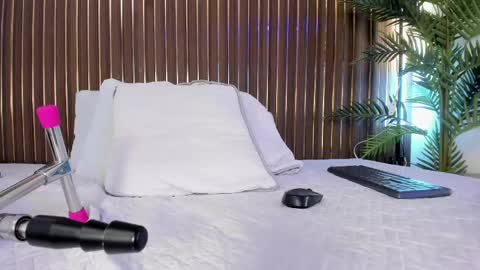 Call me Sofia online show from April 15, 7:58 pm