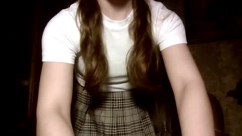 Yuni online show from April 11, 5:27 pm