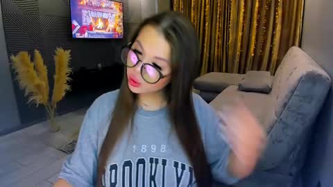 easternbeautyy online show from December 9, 8:12 pm