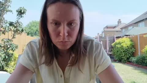 Nadia Ferreira  online show from May 28, 11:08 am