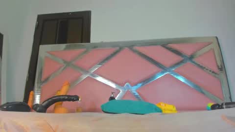 2 online show from February 7, 6:45 pm