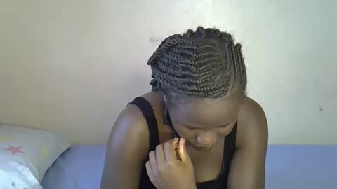 Queen online show from December 1, 9:24 am