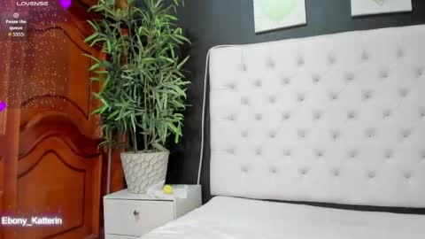 ebony_katterin online show from October 2, 1:38 pm