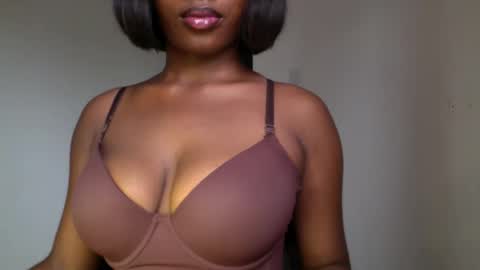 delilah online show from April 18, 11:13 am