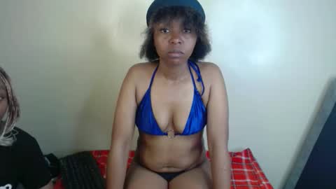 Snapshot of ebony_sluttt chatting on September 13, 8:00 am ebony_sluttt online show from September 13, 8:00 am