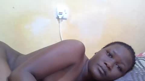 ebony_vanillah online show from June 15, 7:19 am