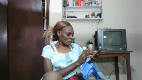 Snapshot of ebonyqueen4 chatting on October 12, 6:32 pm JACKLINE online show from October 12, 6:32 pm