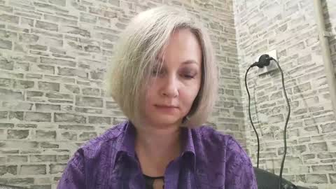 edithmanning online show from February 3, 6:34 am