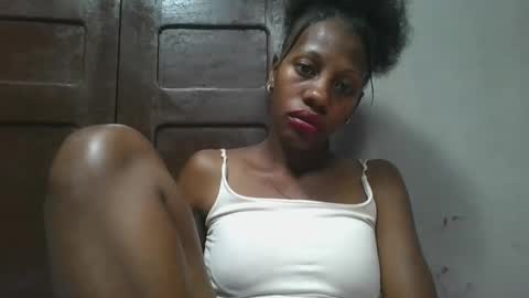edwige770943 online show from May 18, 4:07 am