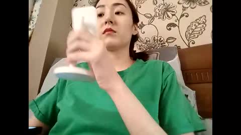 Effy online show from April 5, 12:26 pm