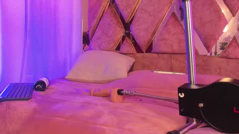 eimy online show from November 15, 11:39 pm