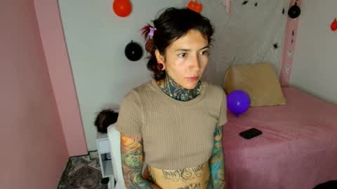Snapshot of eimytatto_ chatting on October 20, 1:41 am Carla online show from October 20, 1:41 am