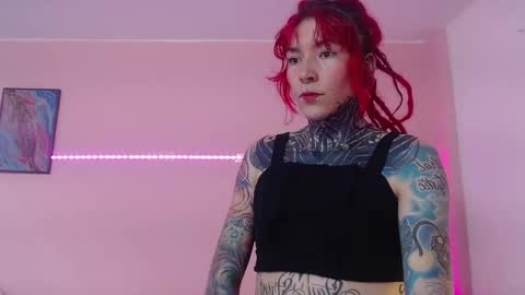 Snapshot of eimytatto_ chatting on February 26, 8:46 pm Carla online show from February 26, 8:46 pm
