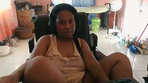 Eirondra Valeen online show from October 28, 8:14 pm