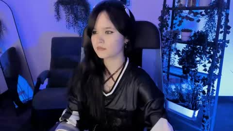 Your sweet girl online show from May 24, 7:35 pm