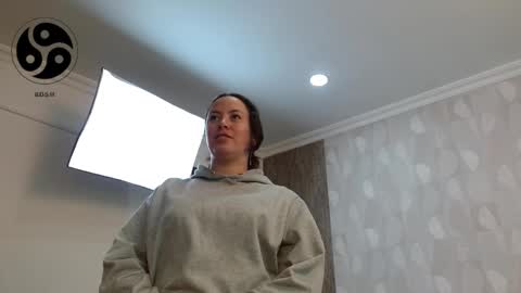 Im Ela online show from November 21, 11:23 am