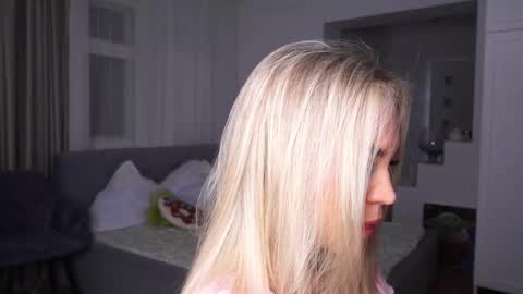 Eleanora online show from March 25, 4:54 pm