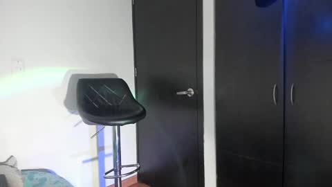 Electra- Please help me reach 100 likes online show from December 14, 12:22 am