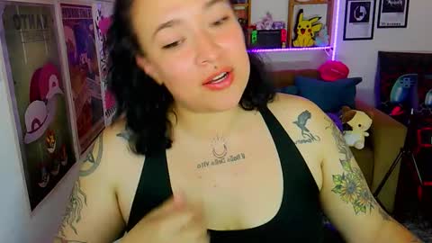 Snapshot of electricsapphire chatting on September 29, 3:22 am Alejandra online show from September 29, 3:22 am