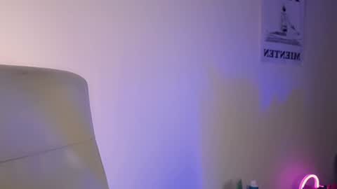 Snapshot of elektra_sky11 chatting on January 6, 5:52 am  Elektra Sky  online show from January 6, 5:52 am