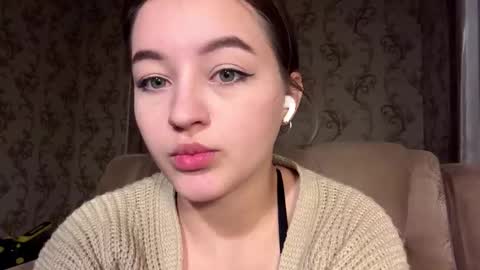 Mia online show from March 15, 4:42 pm