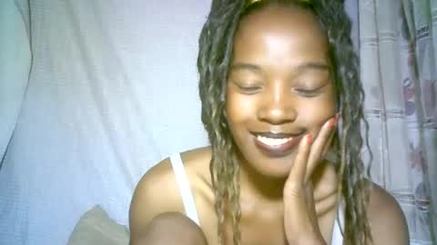 Snapshot of elenah0123 chatting on February 3, 5:40 am elenah013 online show from February 3, 5:40 am