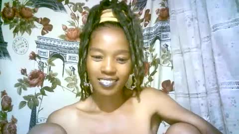Snapshot of elenah0123 chatting on December 10, 4:24 am elenah013 online show from December 10, 4:24 am