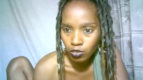 Snapshot of elenah0123 chatting on January 17, 8:45 am elenah013 online show from January 17, 8:45 am