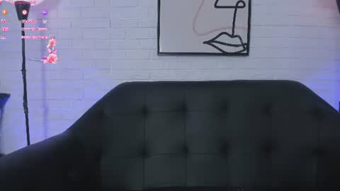 Eliza online show from July 28, 7:39 pm