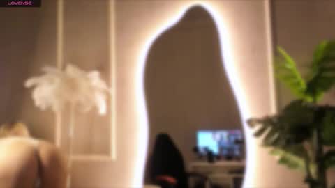 Snapshot of eli_llie chatting on October 12, 8:44 pm Eli online show from October 12, 8:44 pm