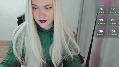 Snapshot of elia_ chatting on October 20, 5:43 am Ella online show from October 20, 5:43 am
