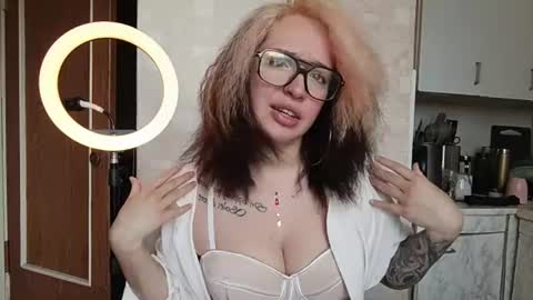 elianafox_ online show from July 20, 10:39 am