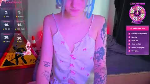 elieiza_xo online show from July 4, 9:27 am