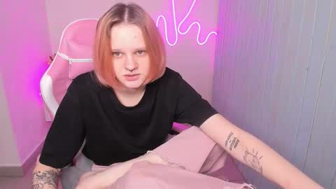 elieiza_xo online show from October 14, 9:01 am