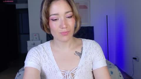 eliiih_ online show from September 23, 2:10 am