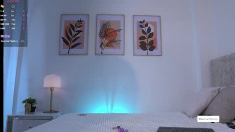 E L I I Z A B E T H   online show from April 13, 2:24 am